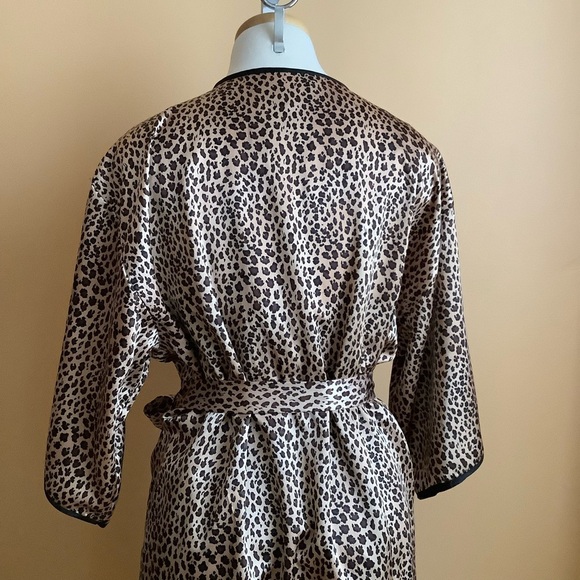 NATORI Private Luxuries Satin Leopard Long Robe & Matching Slip Size 1X - Picture 11 of 16